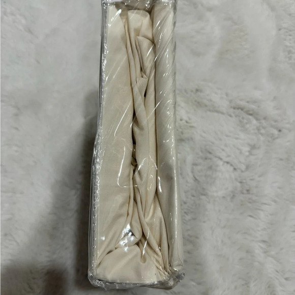 Linen Home King Fitted Sheet
Cream 100% Percent Cotton King - Picture 3 of 4